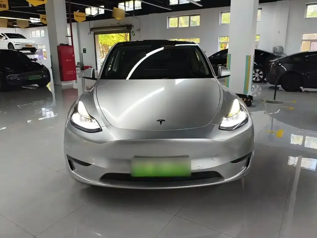 Tesla Model Y — фото 5