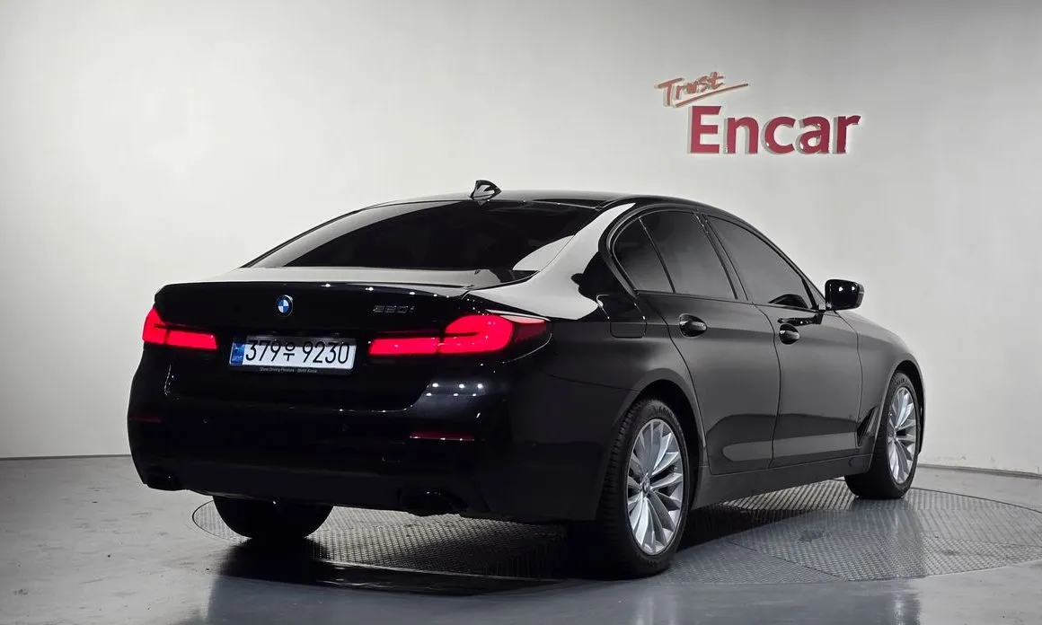 BMW 5-Series 2023 из KR, фото 10