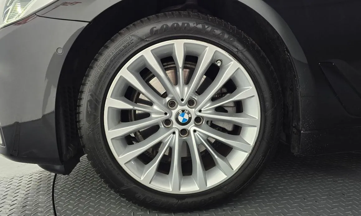 BMW 5-Series 2023 из KR, фото 8