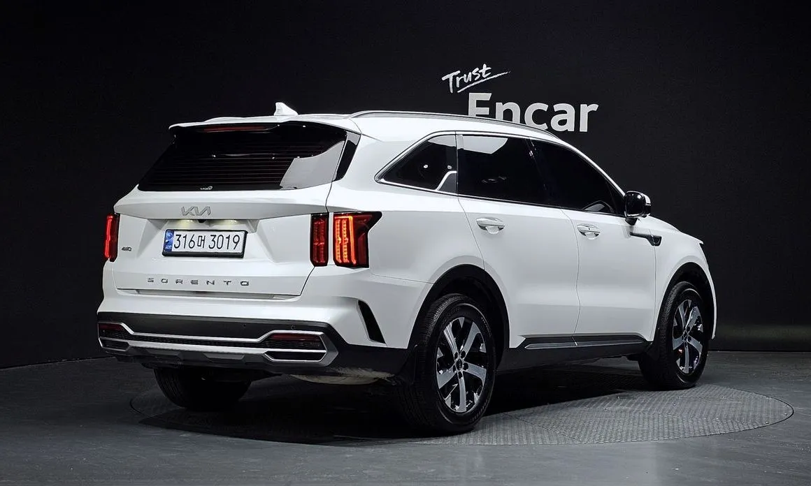 Kia Sorento — фото 7