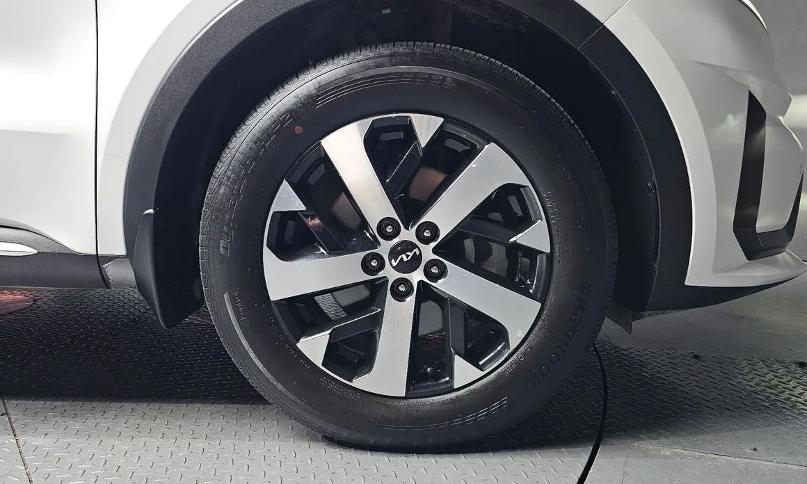 Kia Sorento — фото 10