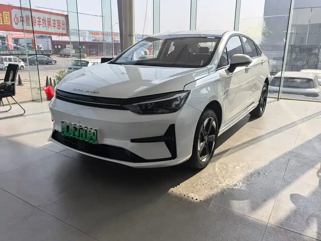 BAIC EU5 Plus — фото 1