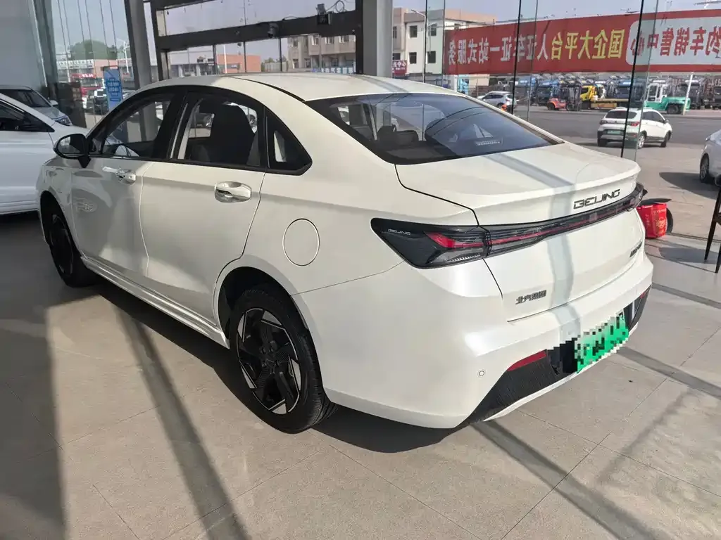 BAIC EU5 Plus — фото 10