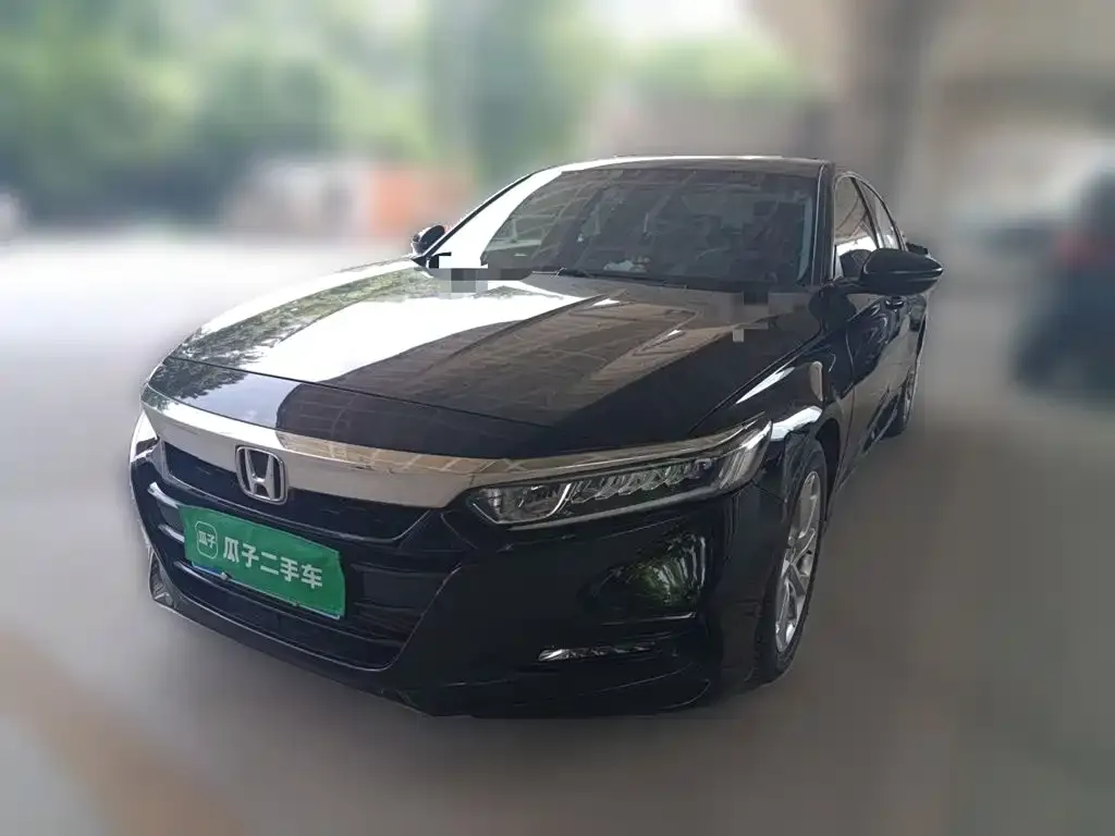 Honda Accord — фото 1
