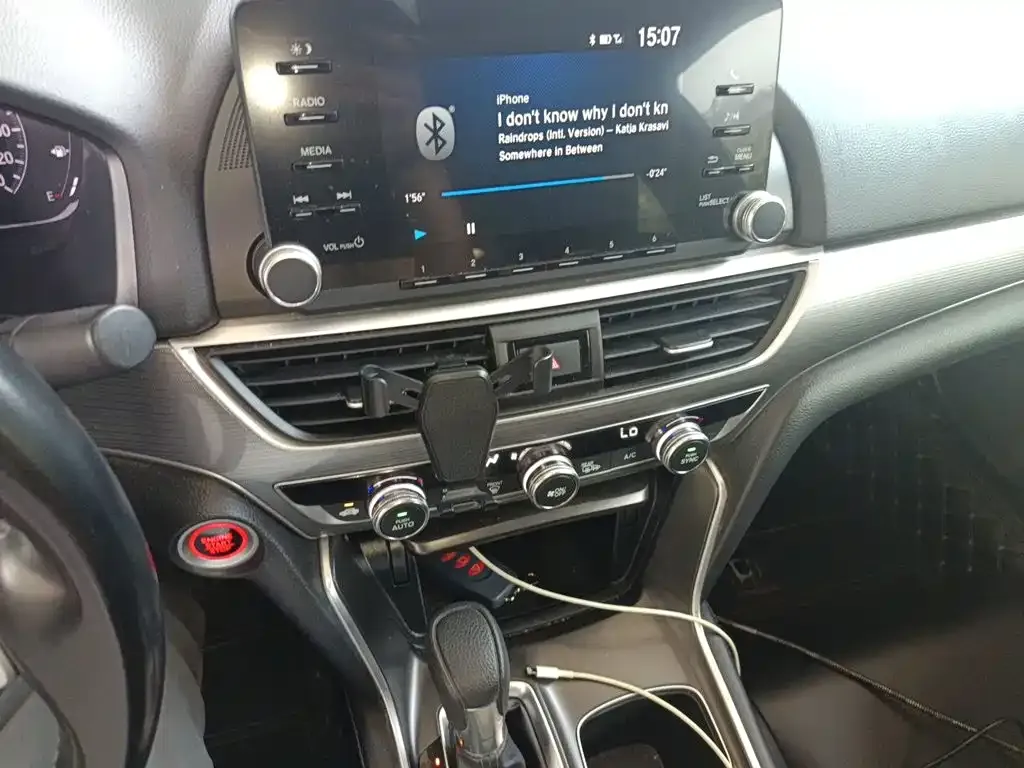 Honda Accord — фото 10