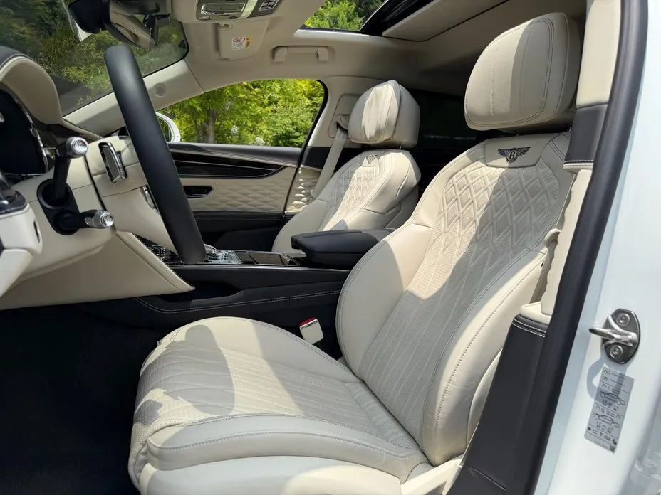 Bentley Flying Spur — фото 9