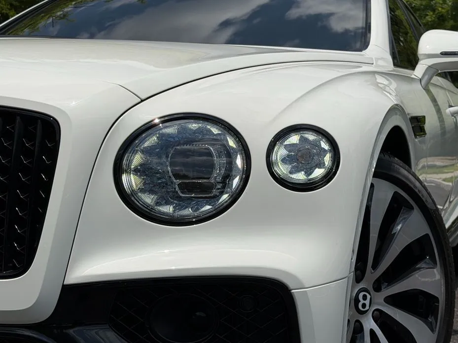 Bentley Flying Spur — фото 3