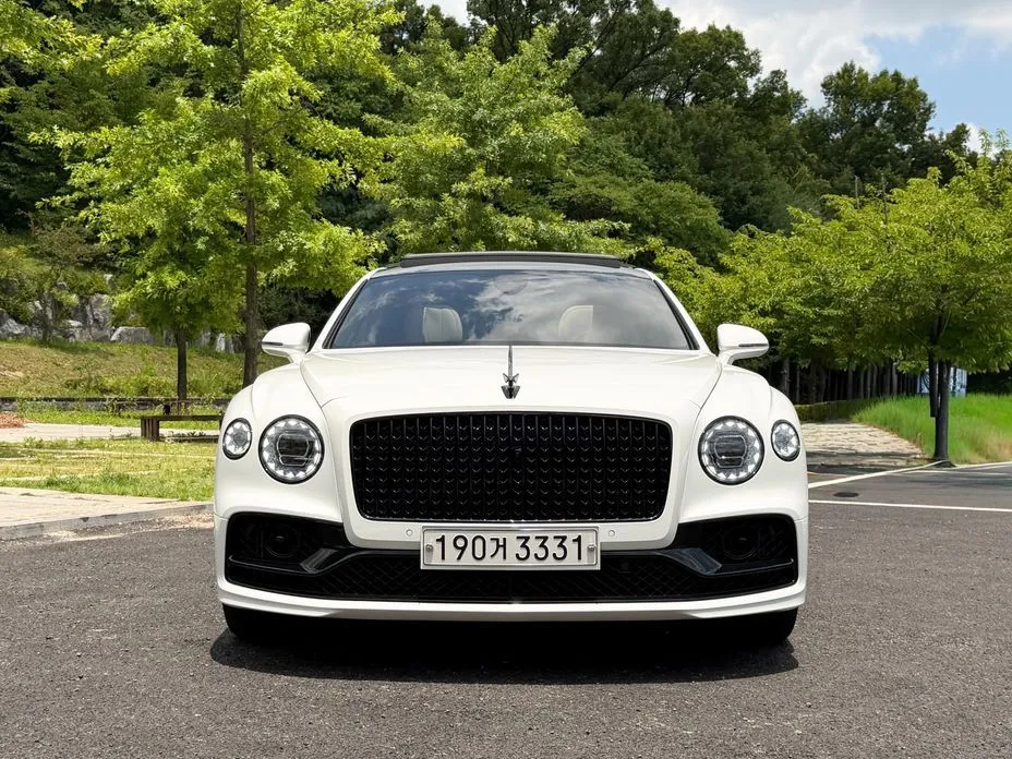 Bentley Flying Spur — фото 5