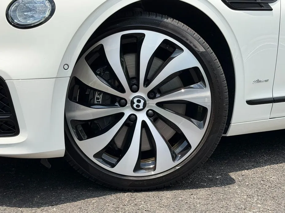 Bentley Flying Spur — фото 4