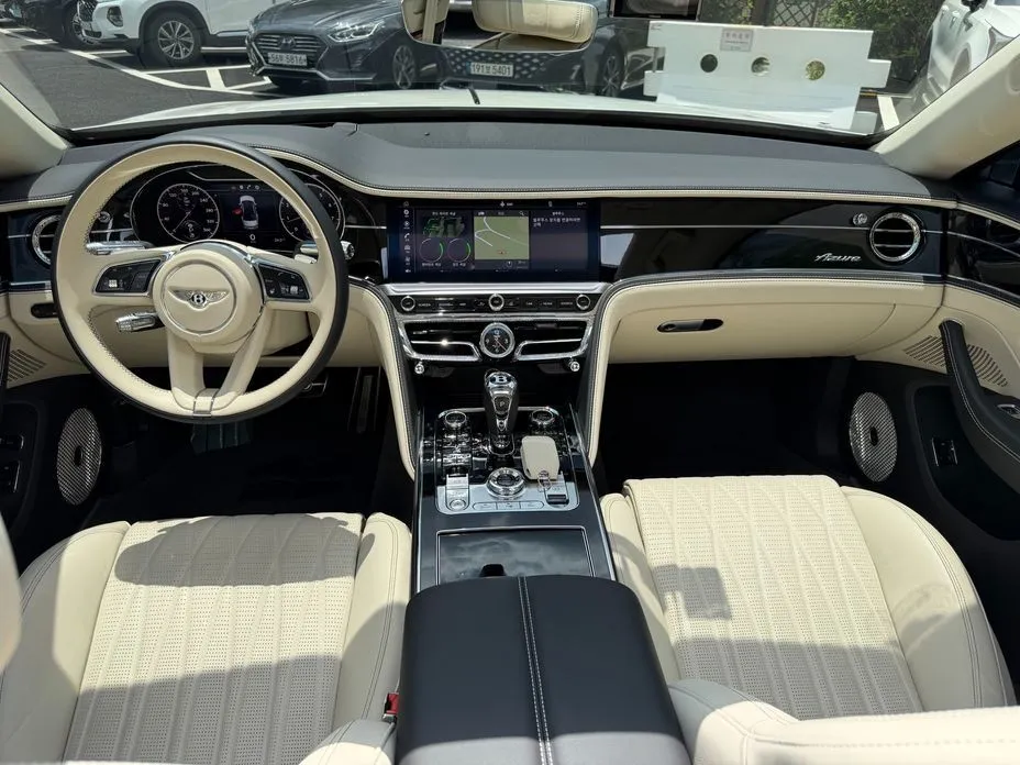 Bentley Flying Spur — фото 2