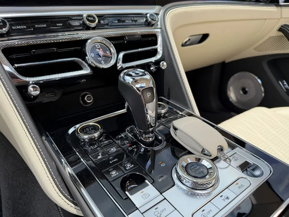 Bentley Flying Spur — фото 7