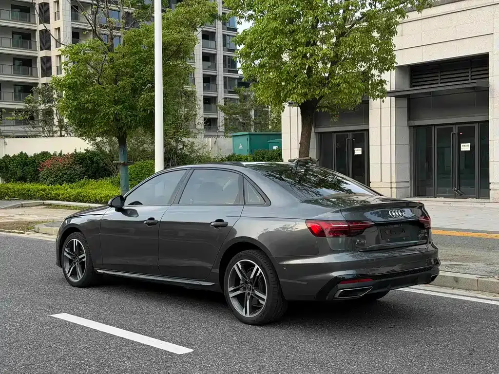 Audi A4L — фото 10
