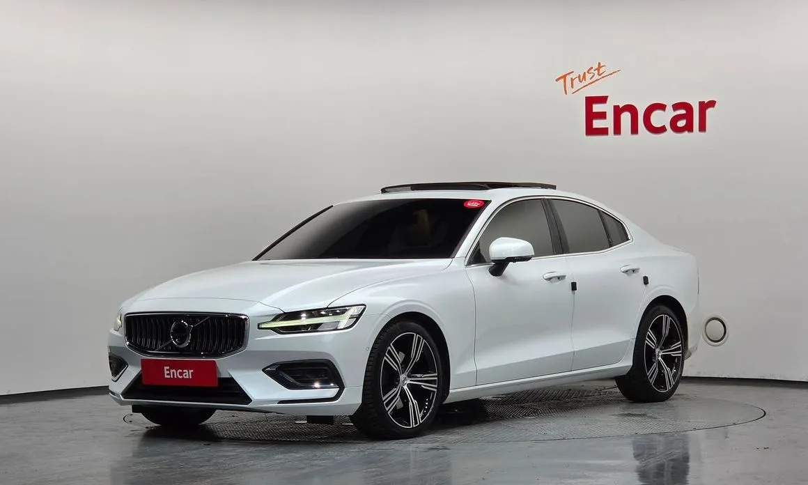 Volvo S60 — фото 1