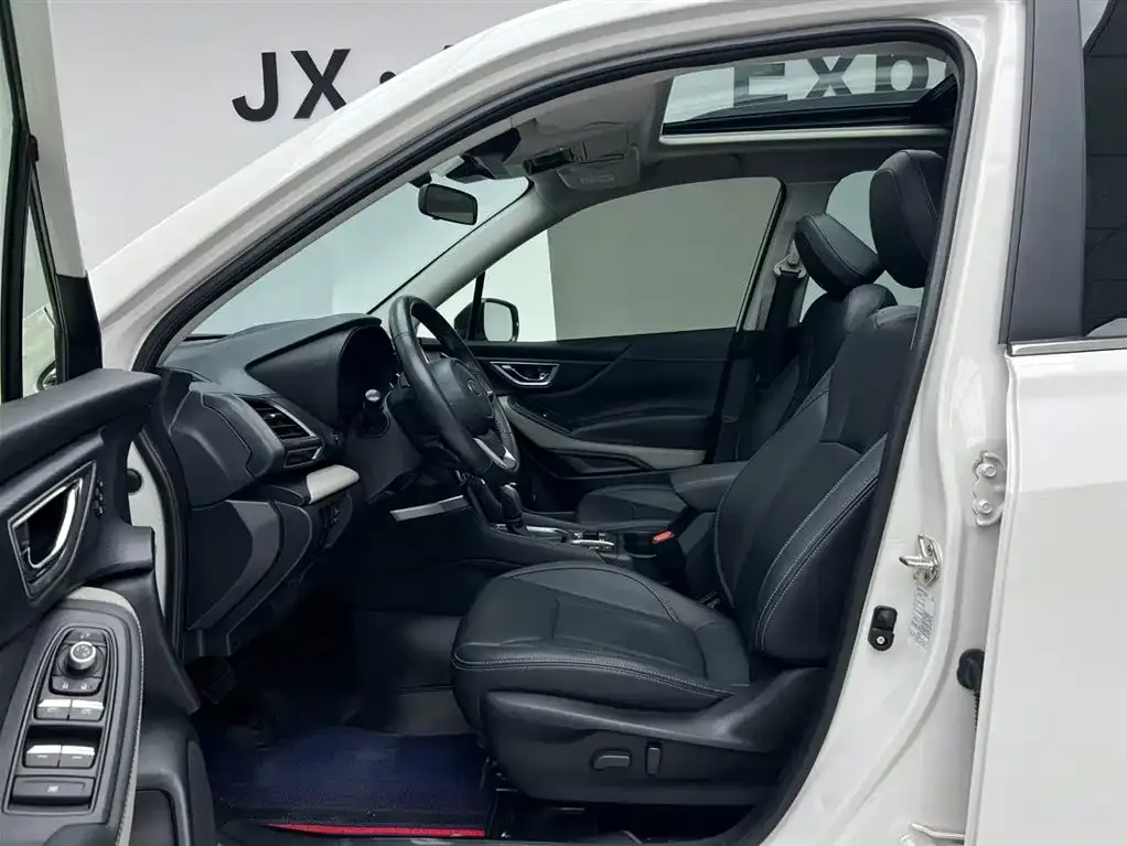 Subaru Forester 2022 из CN, фото 10