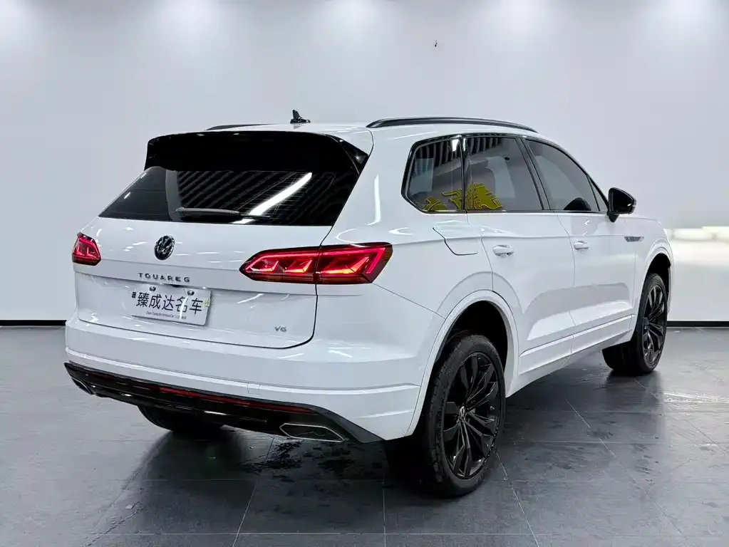Volkswagen Touareg — фото 2