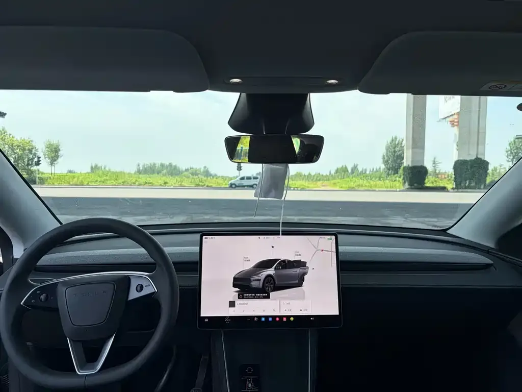 Tesla Model Y — фото 2