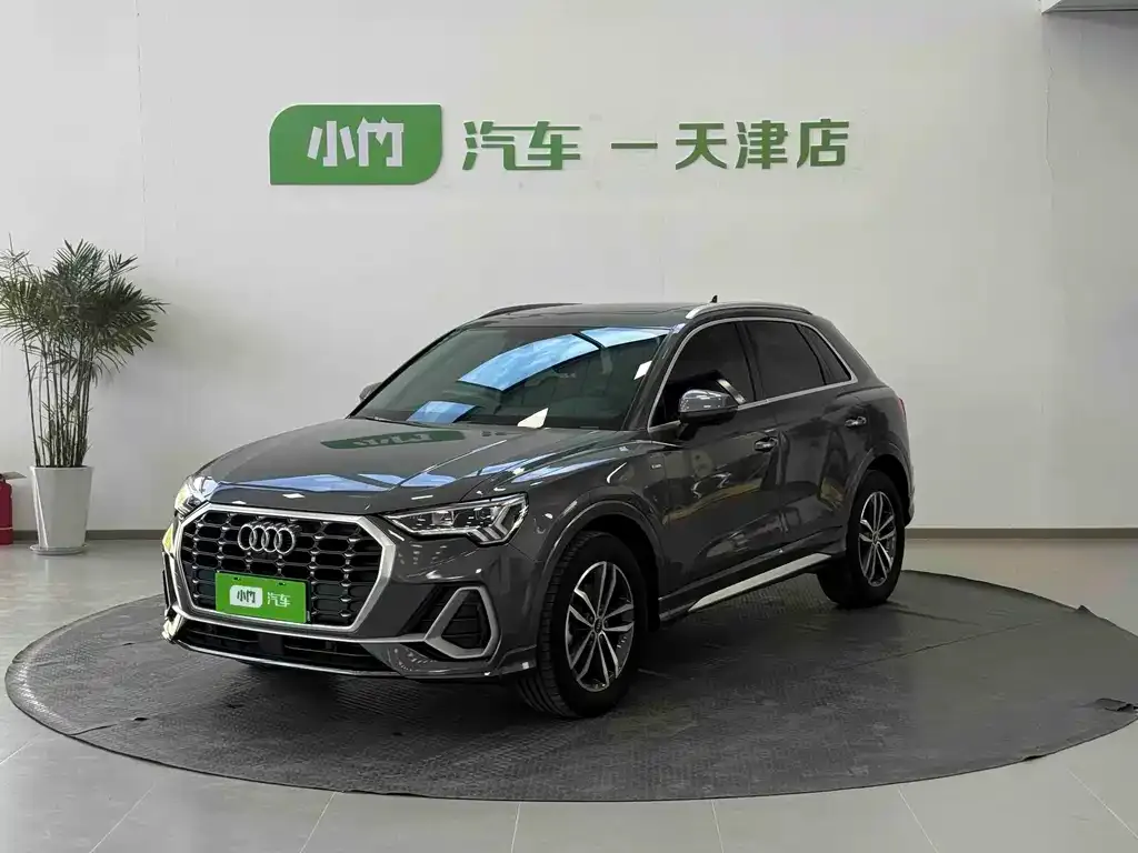 Audi Q3 — фото 1