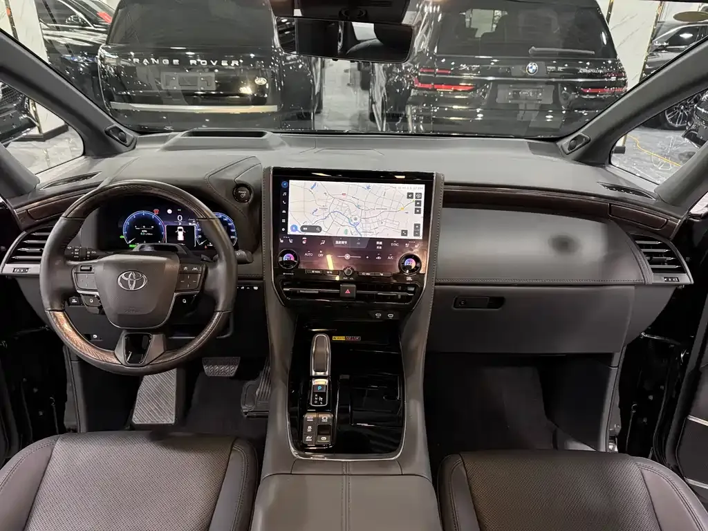 Toyota Alphard — фото 3