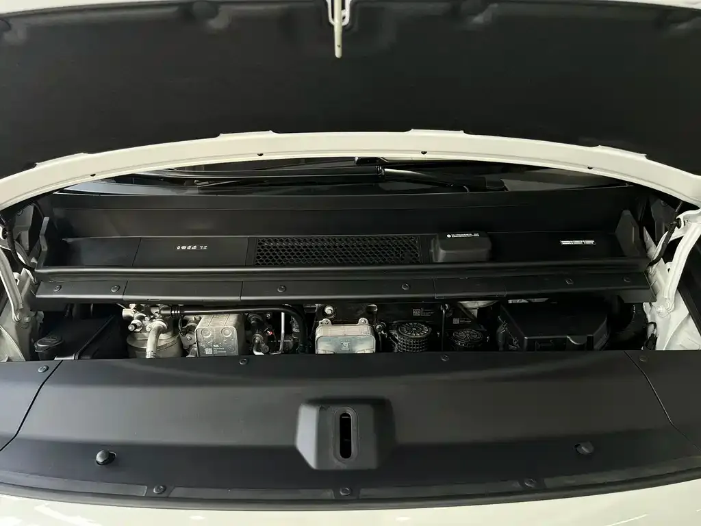 Li Auto MEGA — фото 6