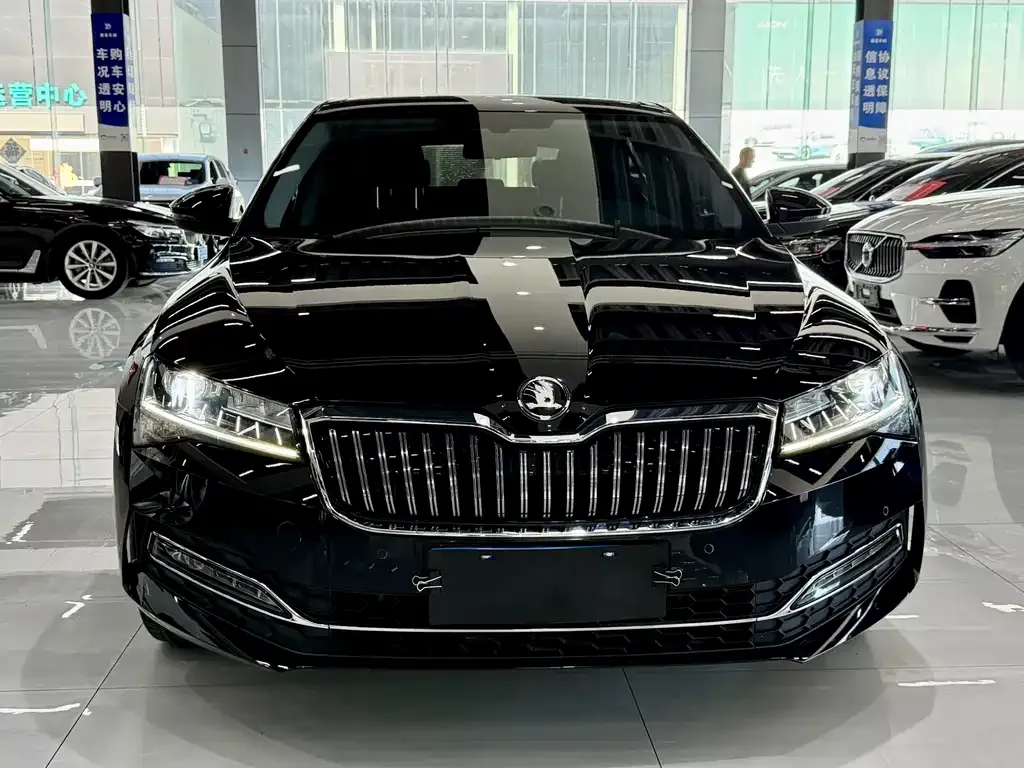 Skoda Superb — фото 3