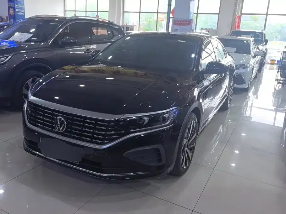 Volkswagen Passat — фото 1