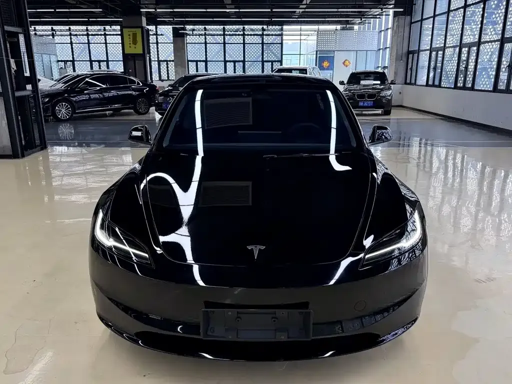 Tesla Model 3 — фото 9