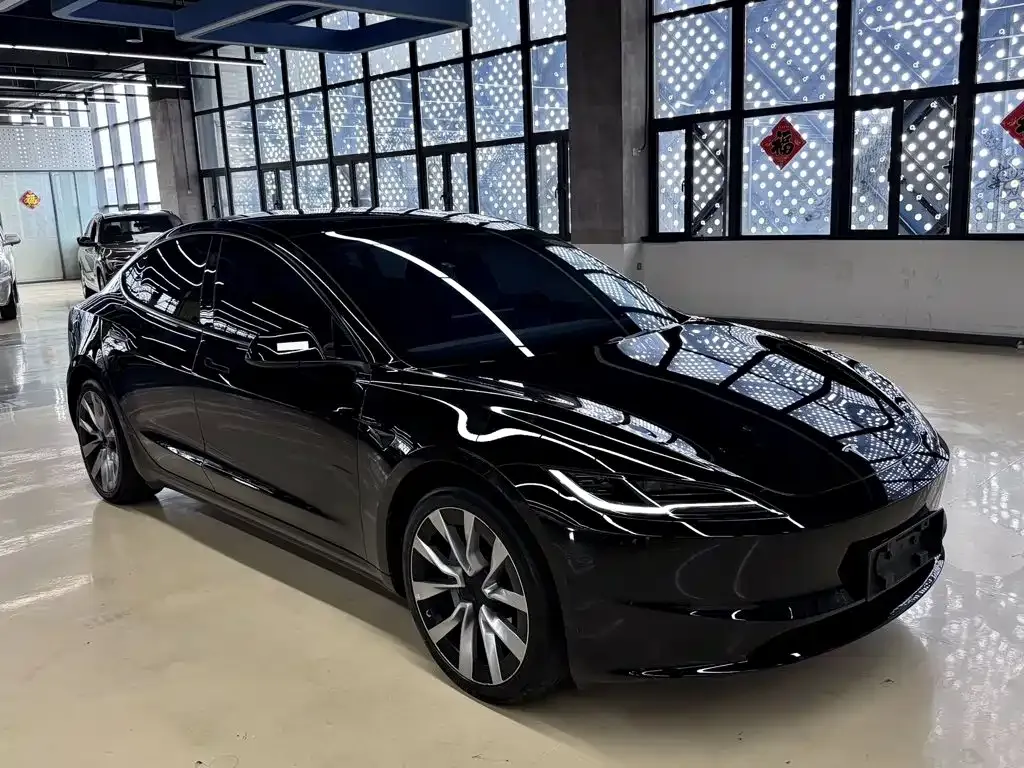Tesla Model 3 — фото 5