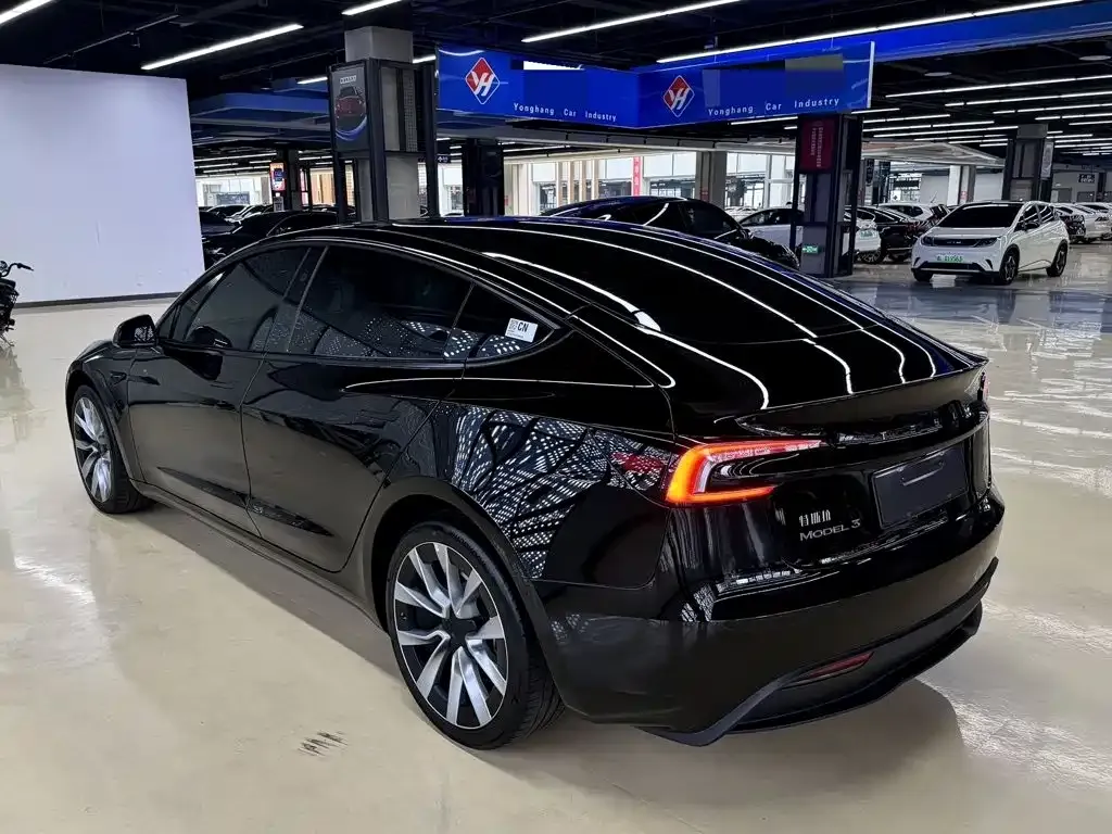 Tesla Model 3 — фото 6