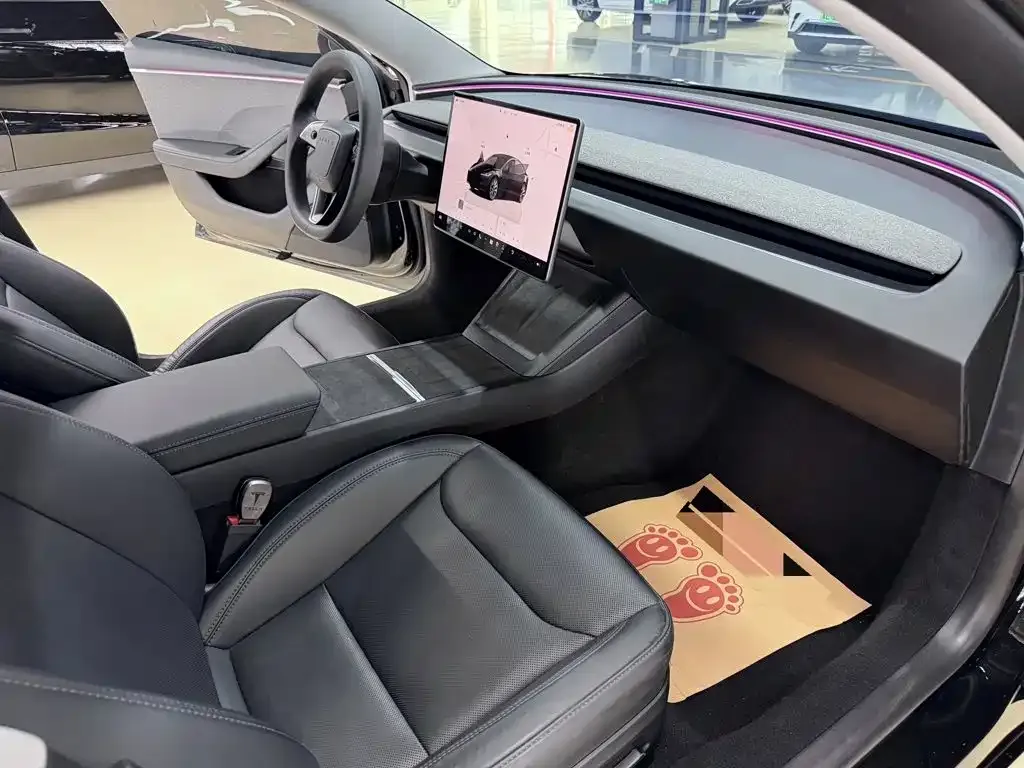 Tesla Model 3 — фото 4