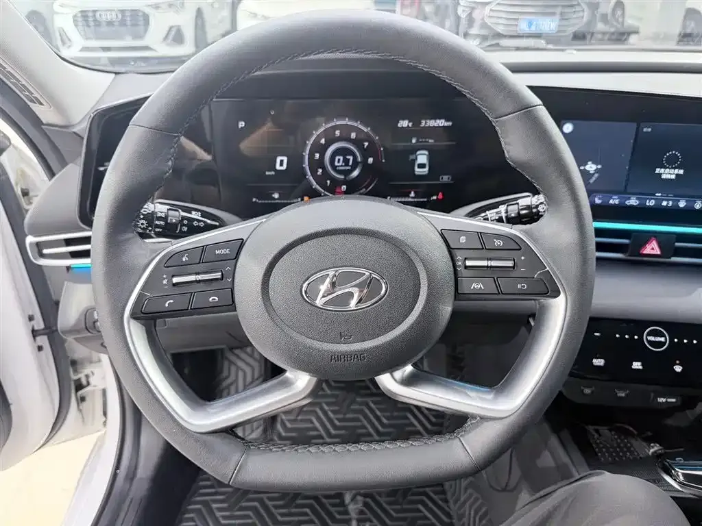 Hyundai Elantra — фото 9