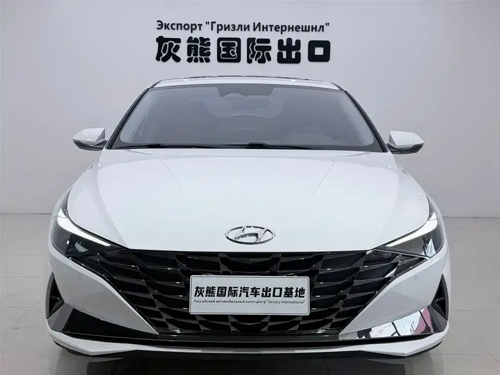 Hyundai Elantra — фото 5