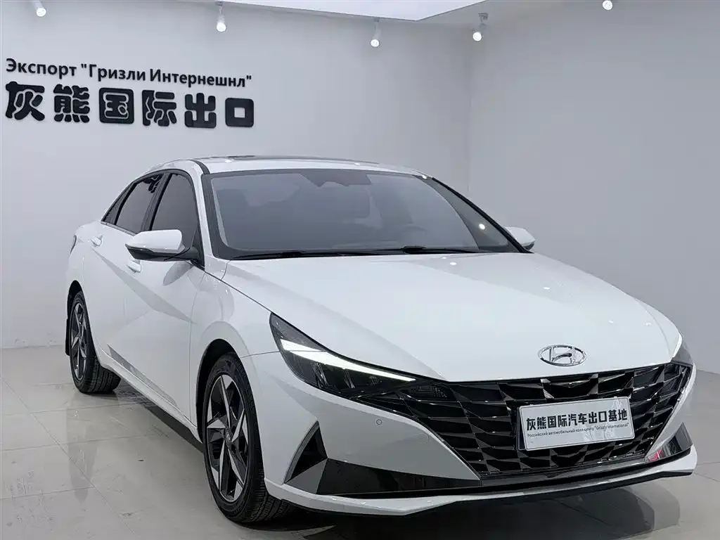 Hyundai Elantra — фото 6