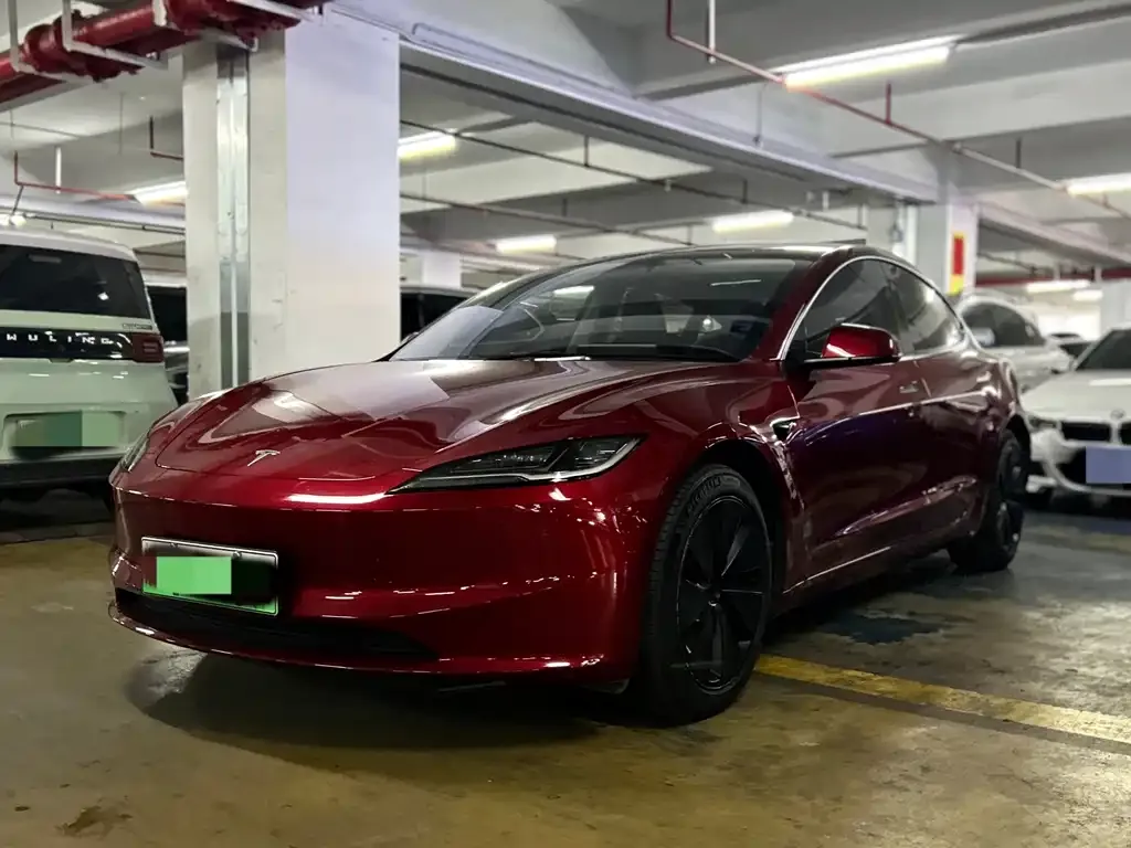 Tesla Model 3 — фото 1