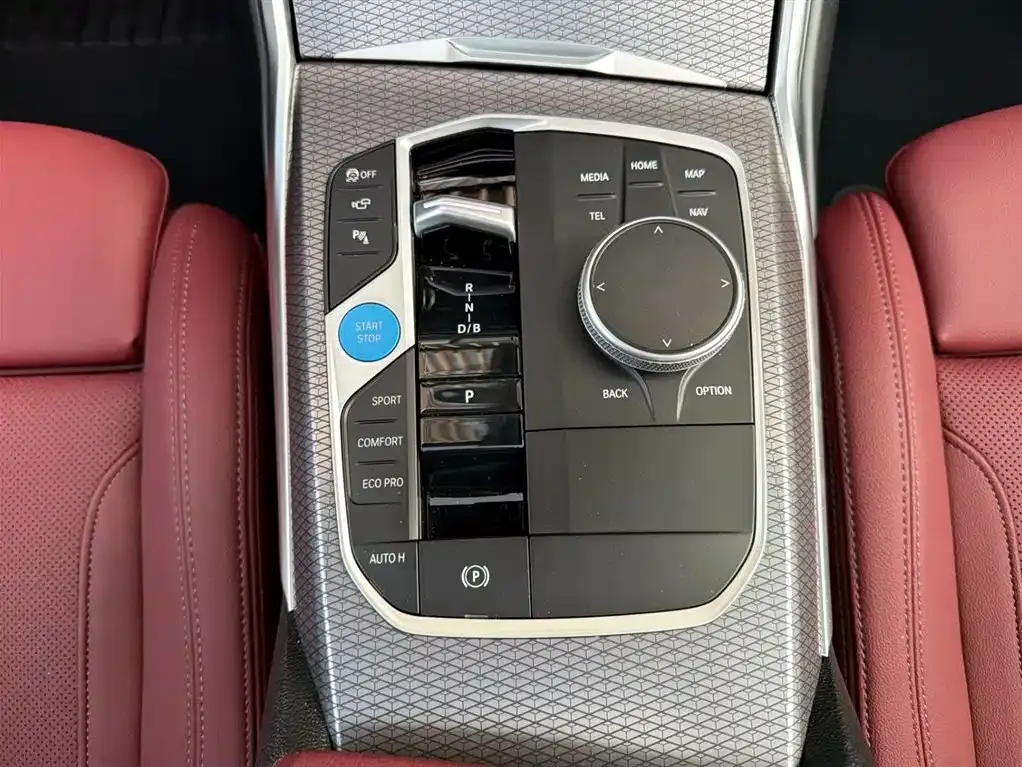 BMW i4 — фото 8