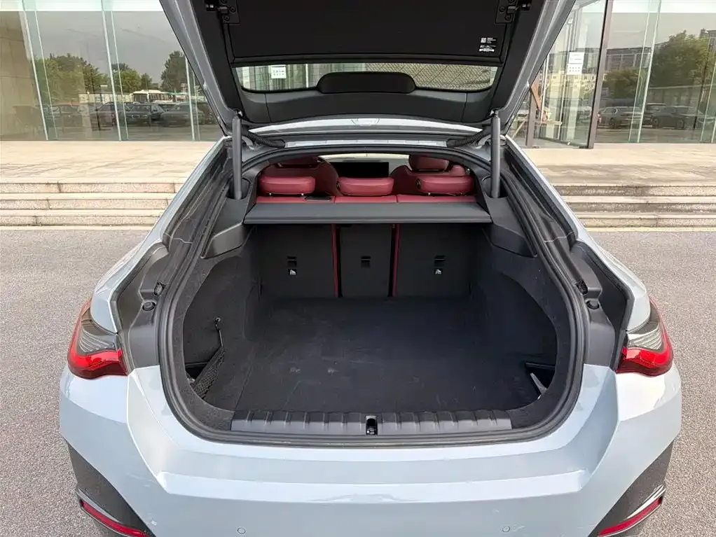 BMW i4 — фото 5