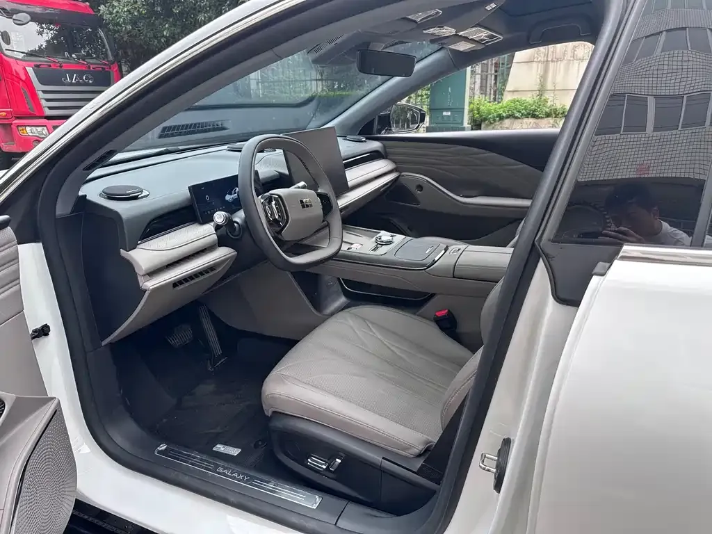Geely Galaxy Xingyao 8 2025 из CN, фото 6