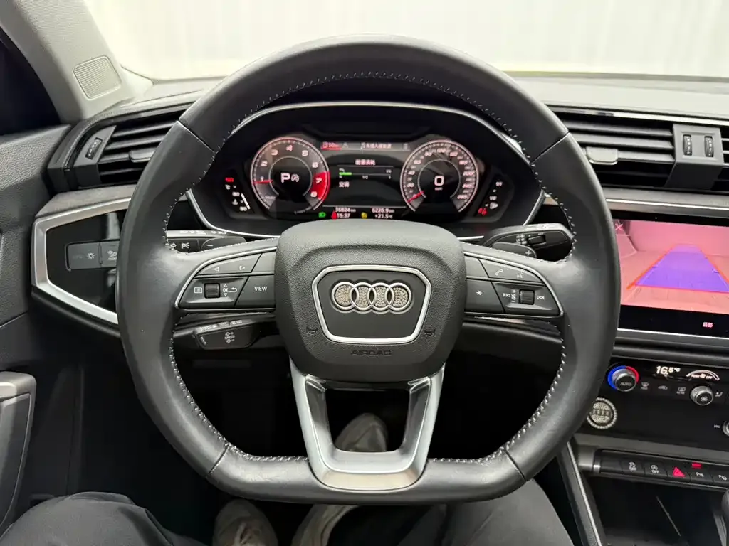 Audi Q3 — фото 5