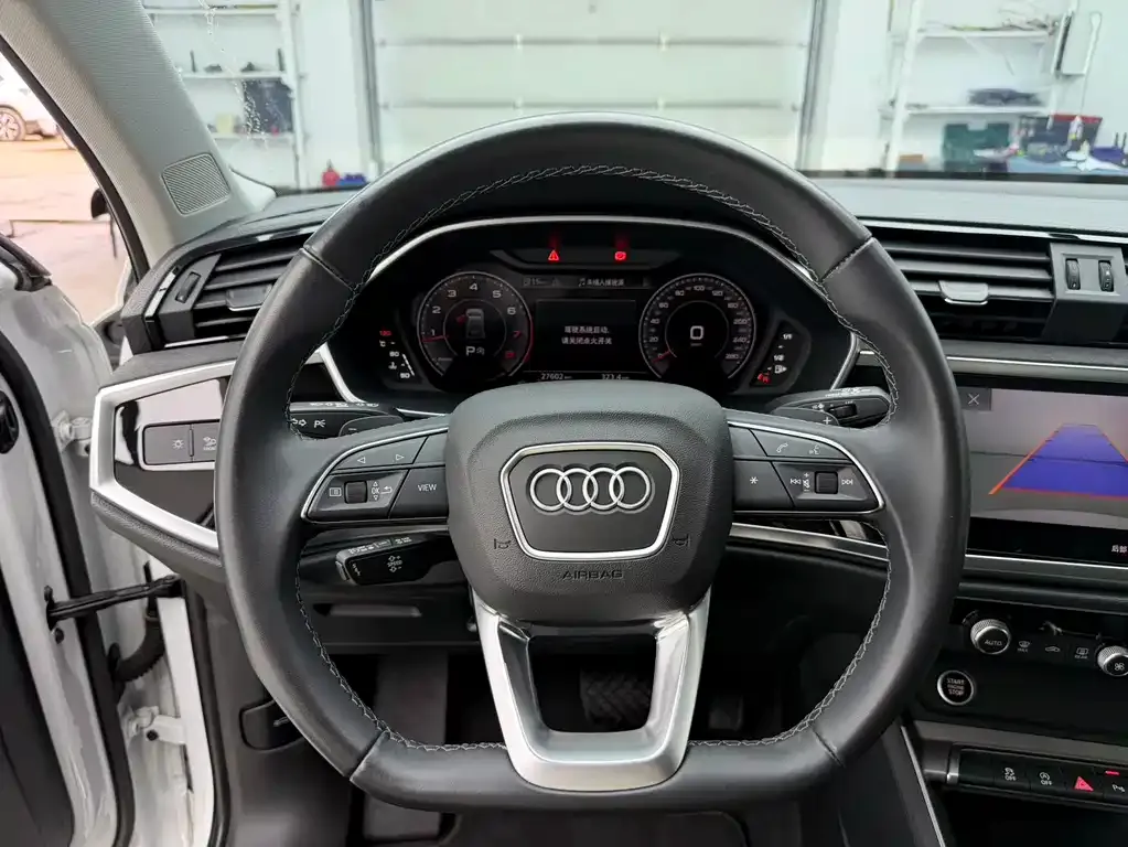 Audi Q3 — фото 10
