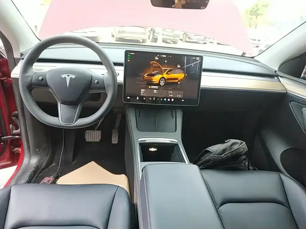 Tesla Model Y — фото 5