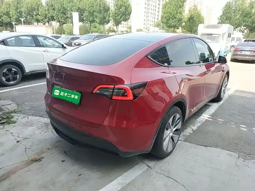 Tesla Model Y — фото 7