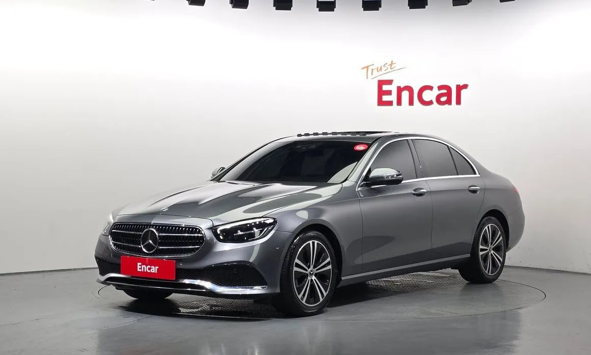 Mercedes-Benz E-Class — фото 1