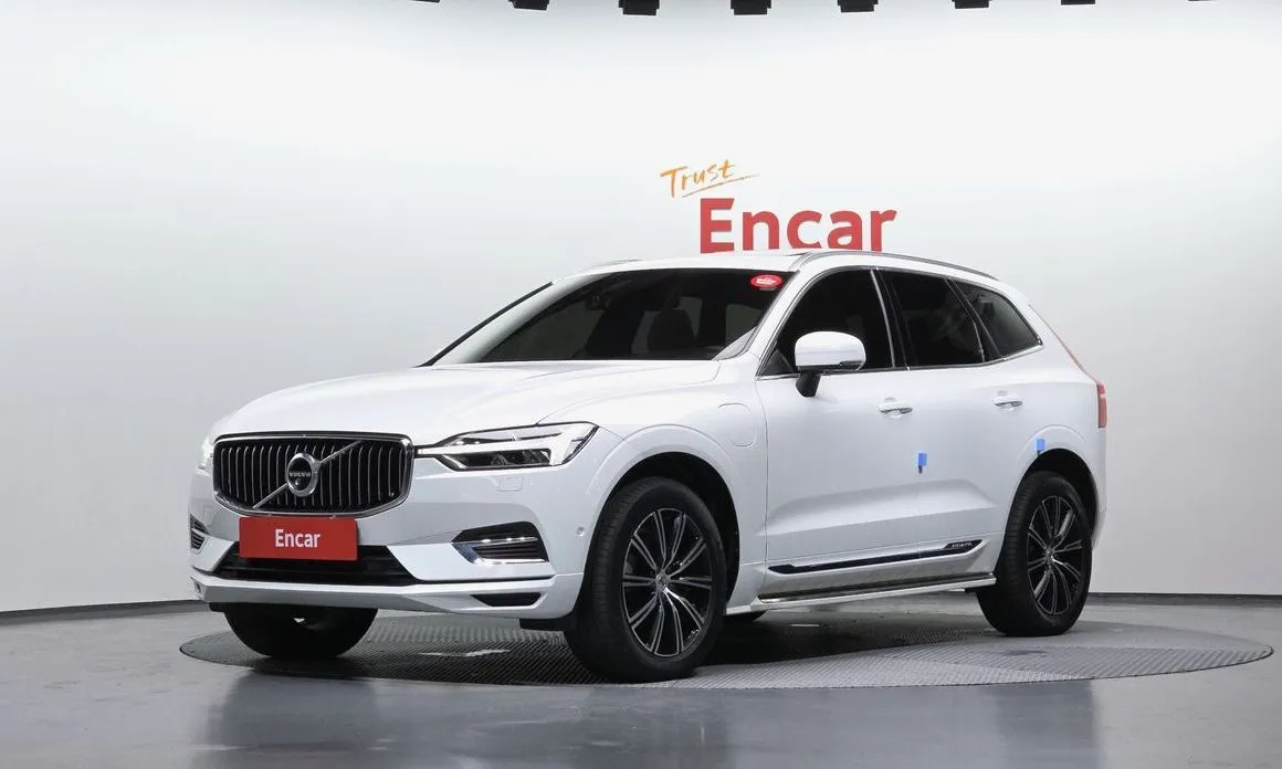 Volvo XC60 — фото 1