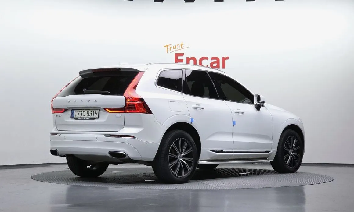 Volvo XC60 — фото 10