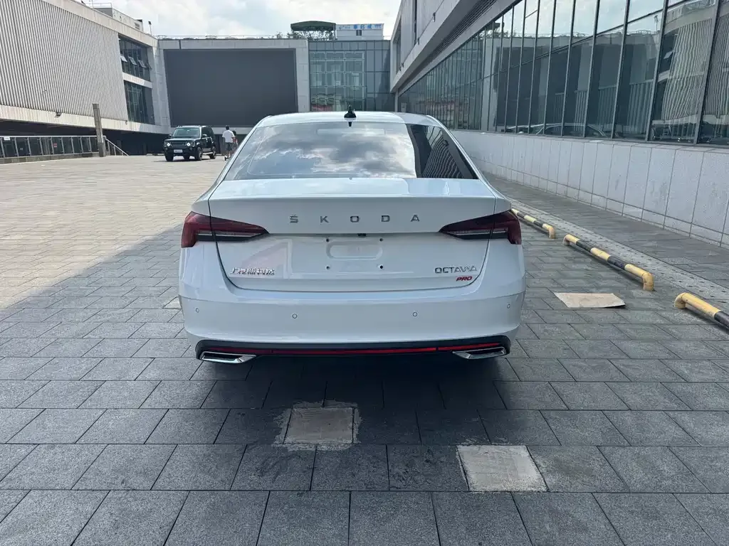 Skoda Octavia — фото 5