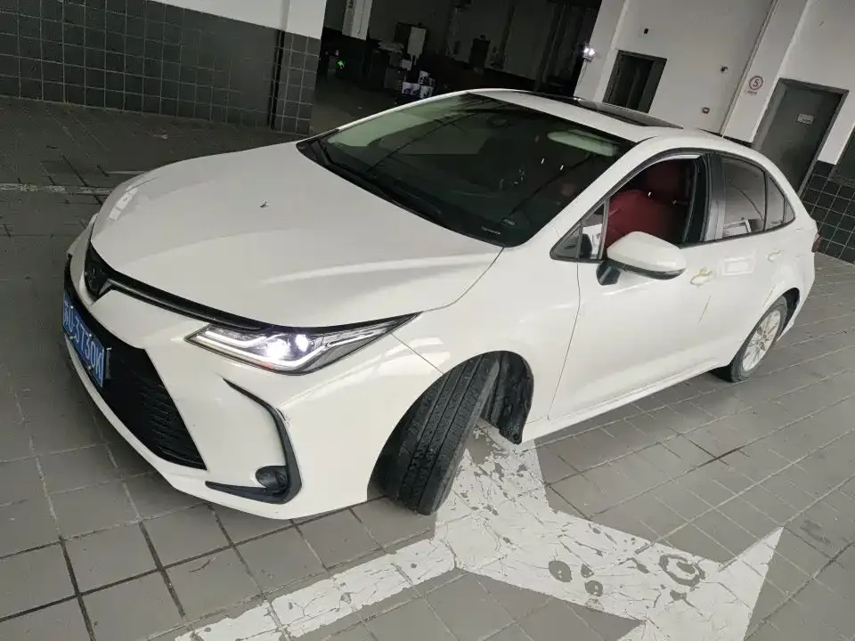 Toyota Corolla — фото 1