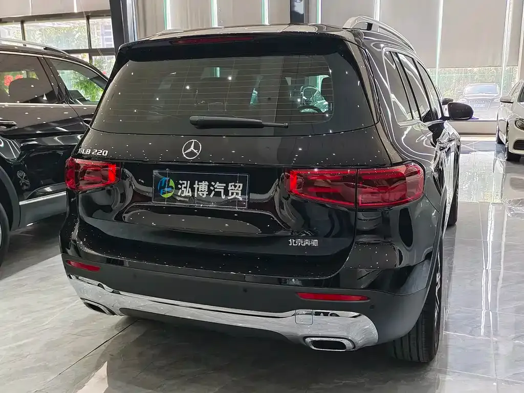 Mercedes-Benz GLB — фото 10