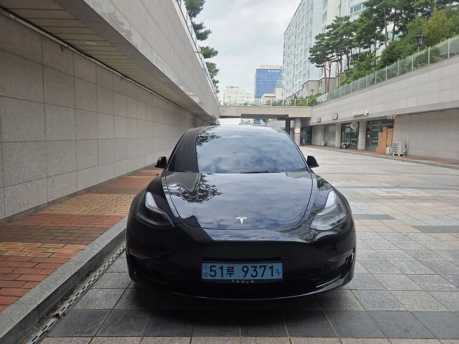 Tesla Model 3 — фото 3