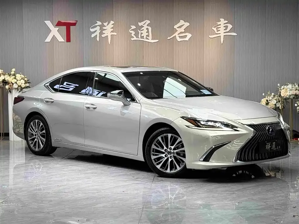 Lexus ES — фото 10