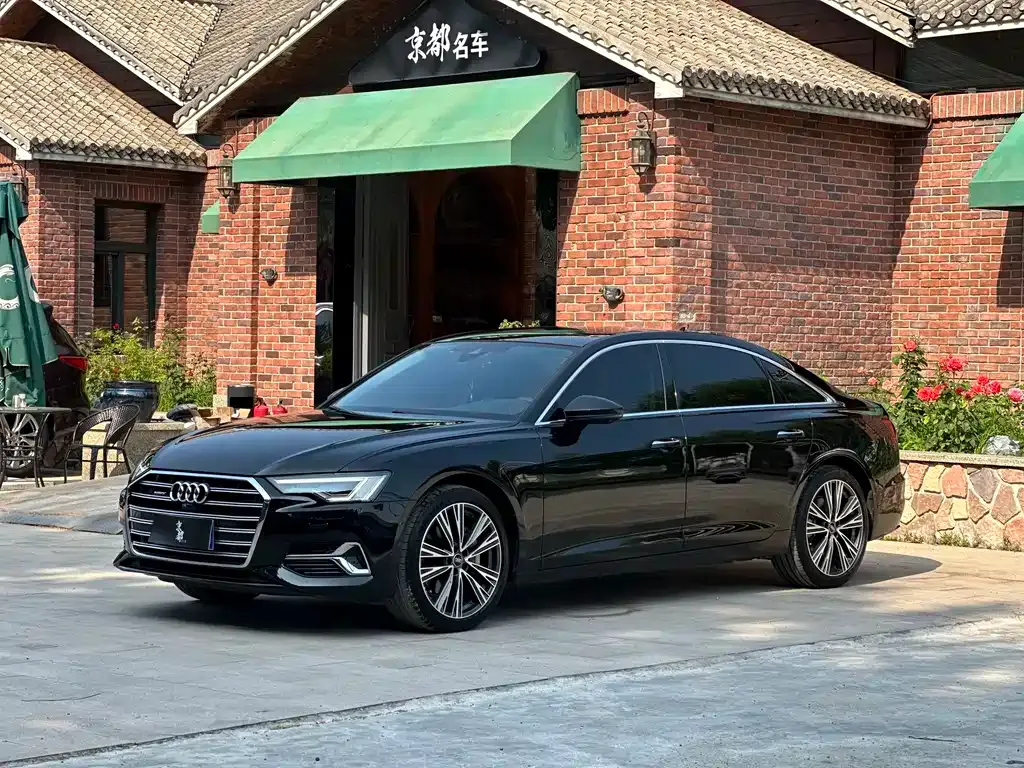 Audi A6L — фото 1