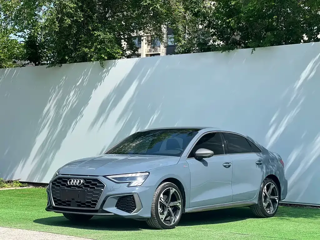 Audi A3 — фото 1